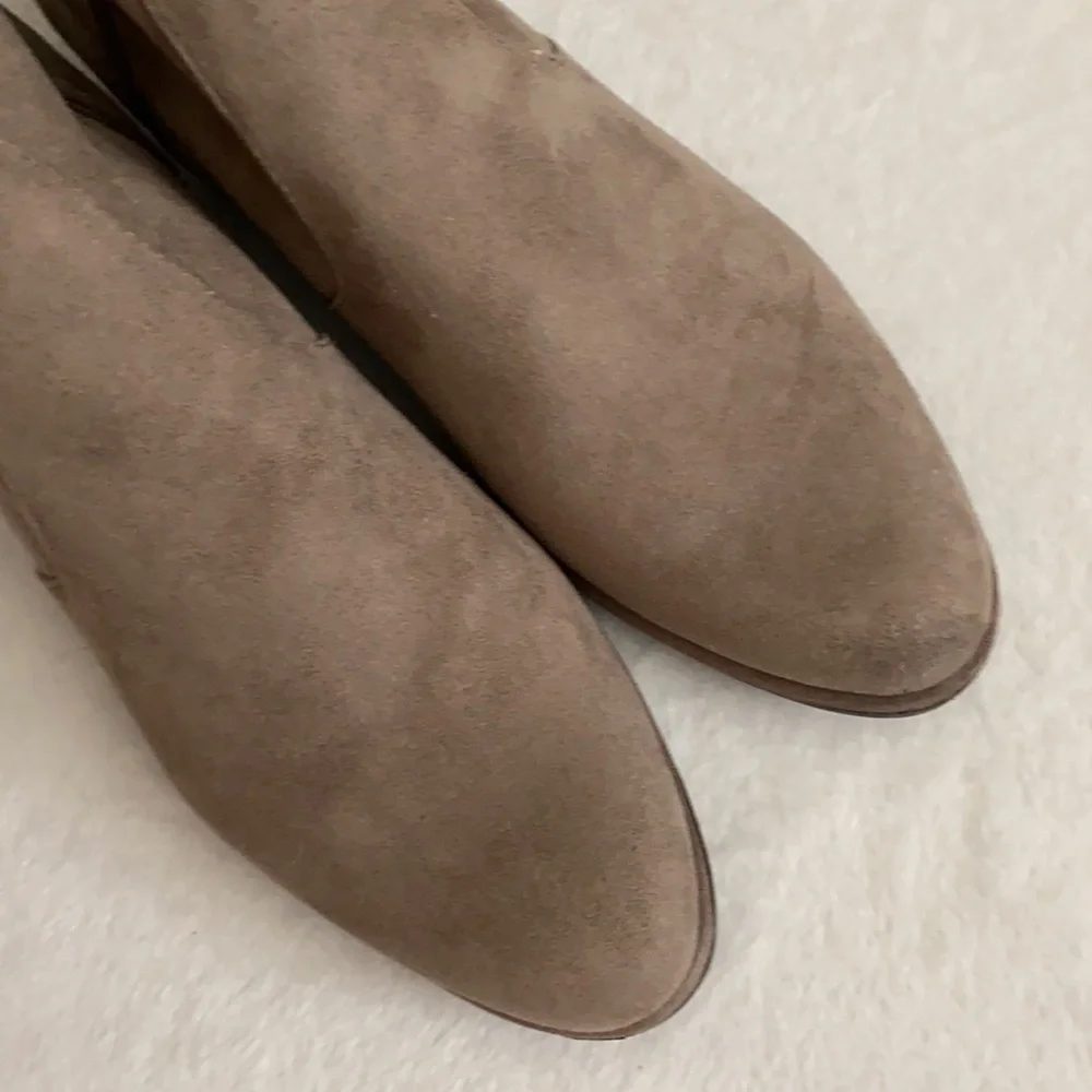 {NWOT} Marc Fisher | Hulie Over the Knee Boots Faux Suede MFHULIE Taupe (8.5 M)